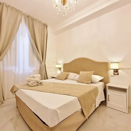 Apartment La Baronessa Charming House With Parking *